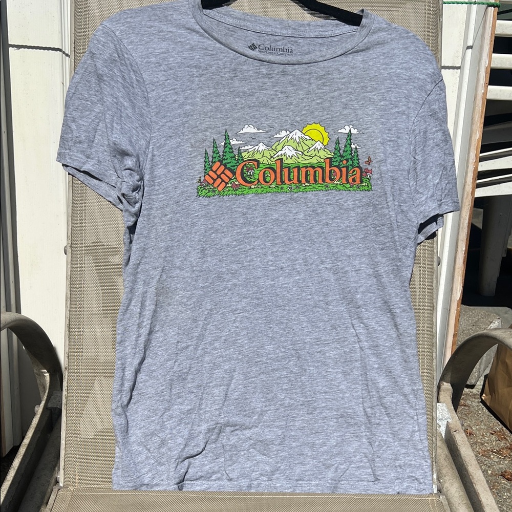 Columbia Heather Gray Mountain Graphic Tee